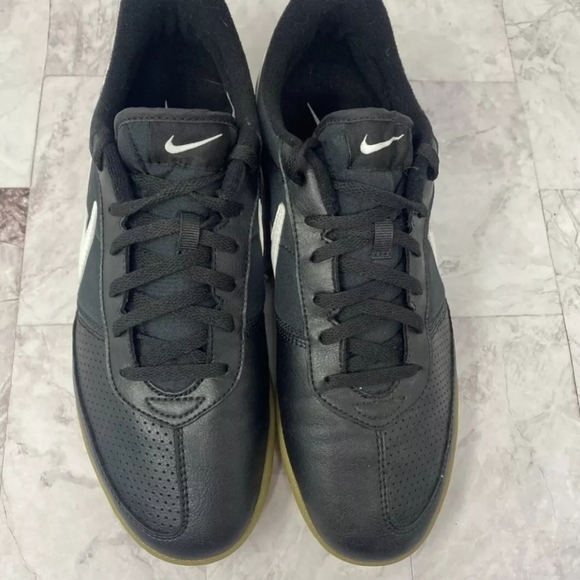 Size 8.5 - Nike Davinho Indoor Soccer Shoes Sneakers MEN 580452-010 Black - Picture 4 of 8